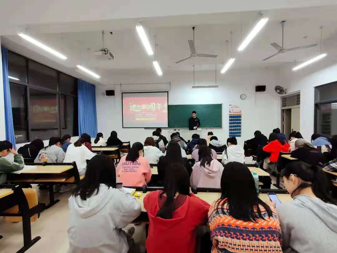 革命之火代代传，青年使命声声应