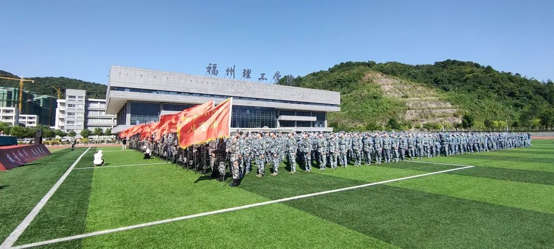 军训终章 | 护理萌新们的诗与远方